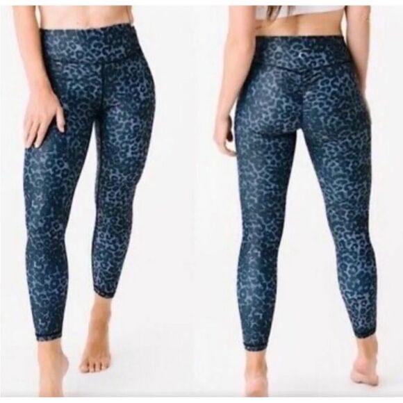 Zyia animal print scrunch leggings - Picture 4 of 9